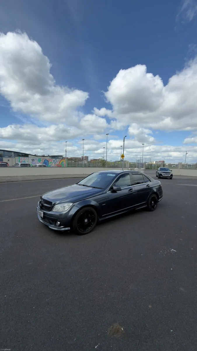 Mersedes Benz Automatic - Image 3