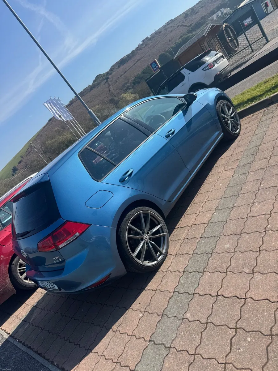 Volkswagen Golf 2015 - Image 1