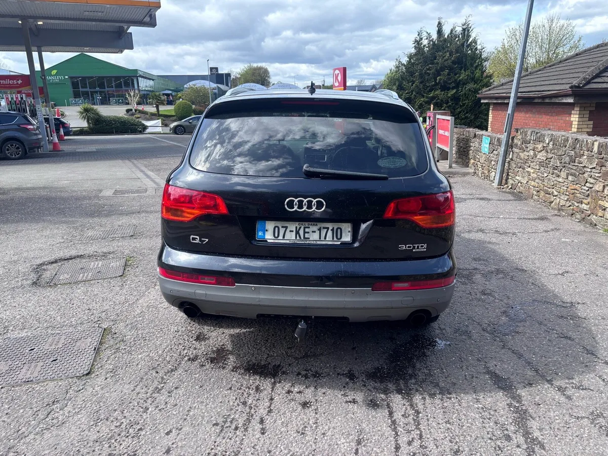 AUDI Q7 - Image 2