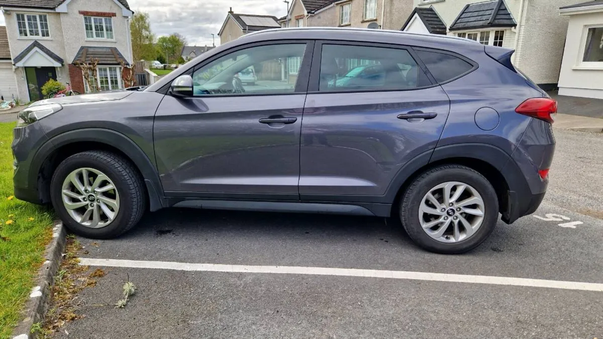 2016 HYUNDAI TUCSON EXECUTIVE - Image 4