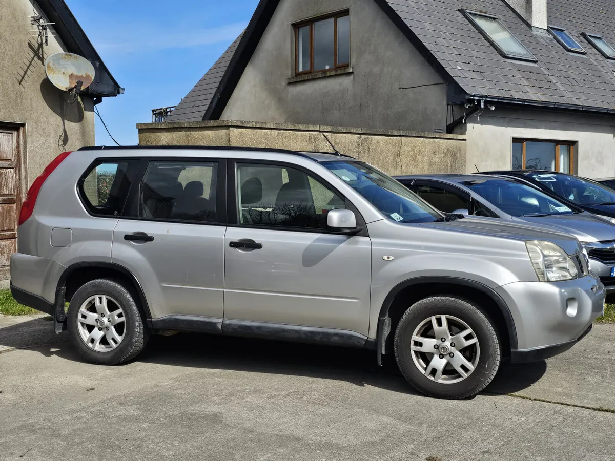 Nissan X-Trail 2008 petrol low miles €2200 - Image 2