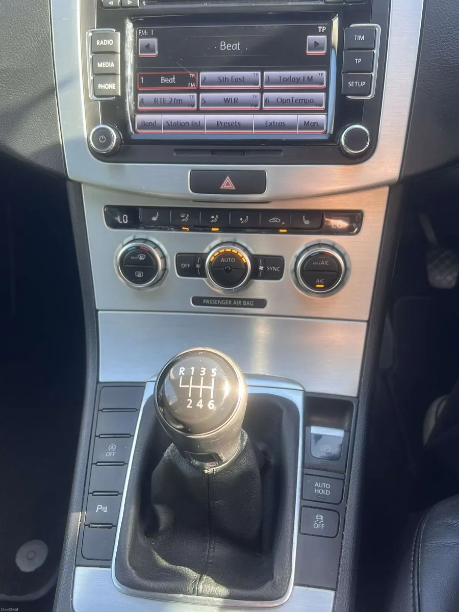 Volkswagen Passat 2014 - Image 4