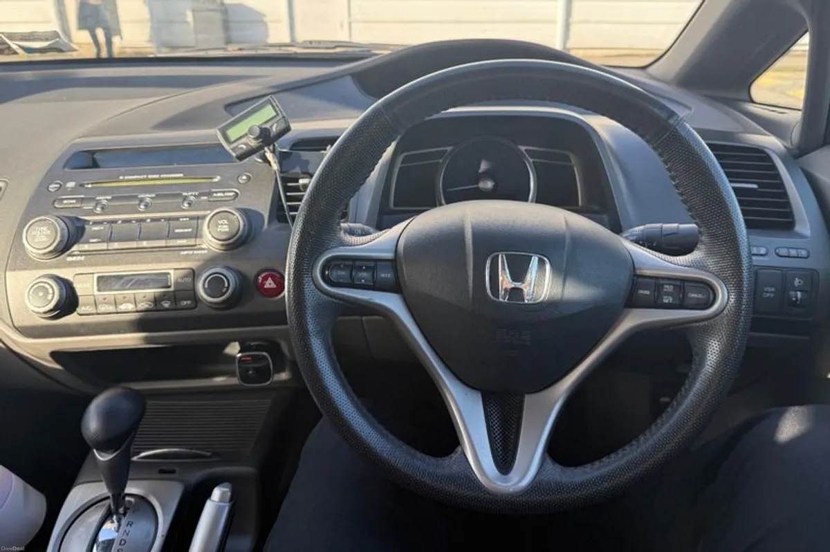 2010 Honda Civic Automatic - Image 4