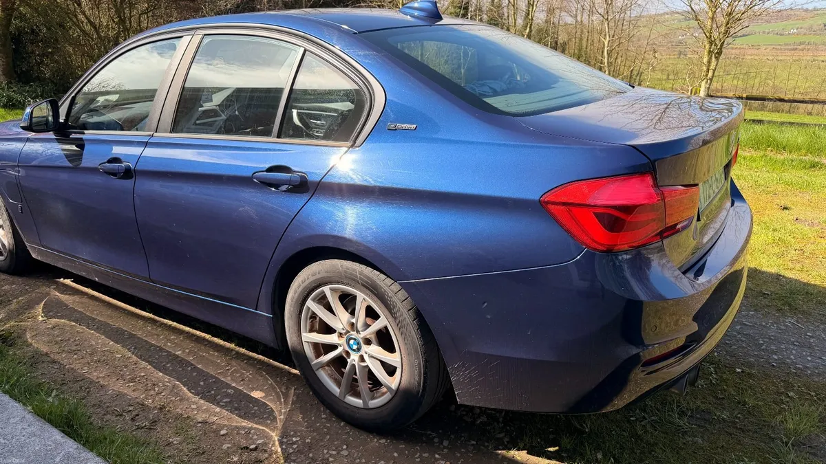 BMW 3-Series 2017 - Image 2