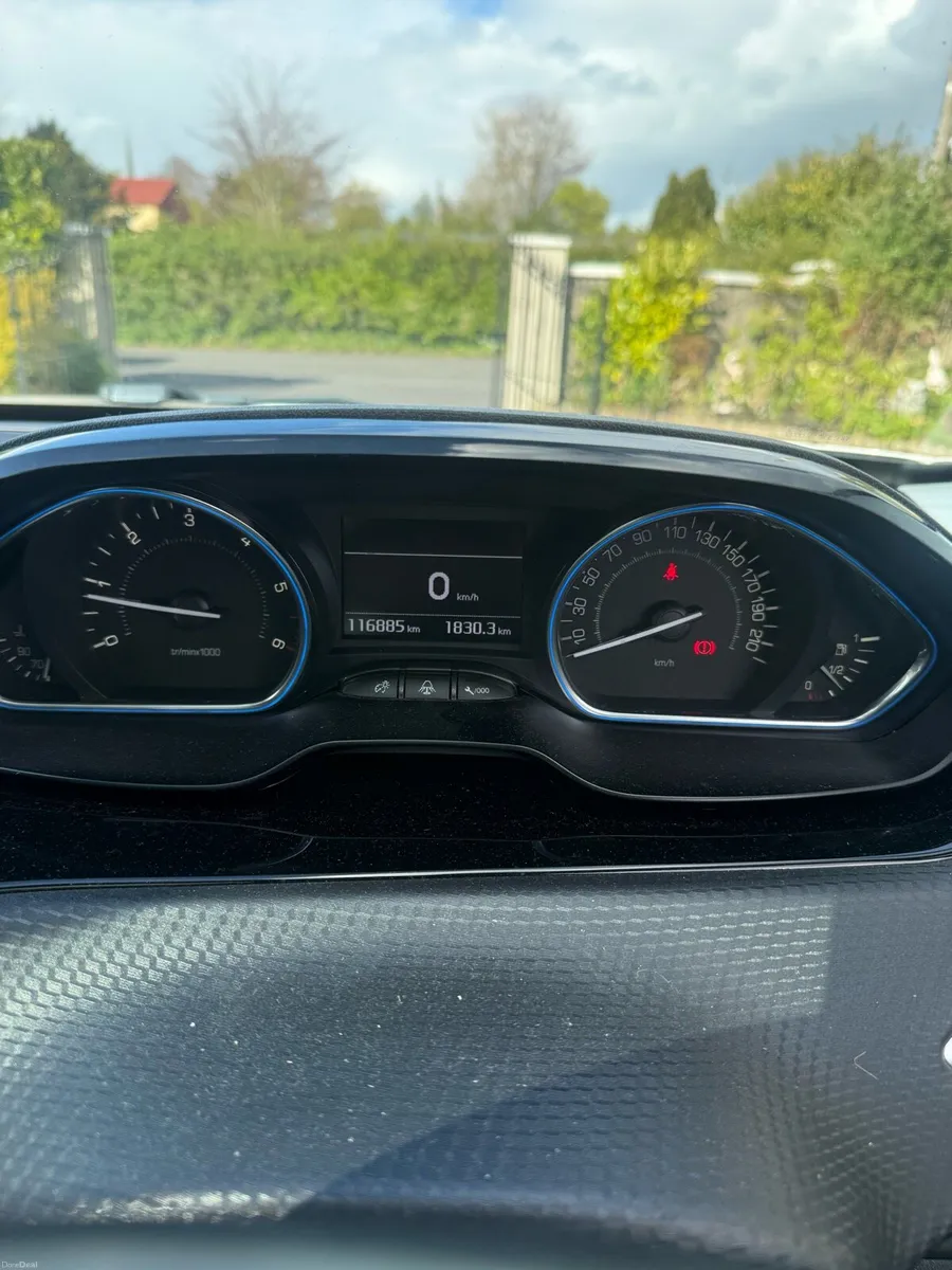 Peugeot 2008 1.6 Diesel - Image 3