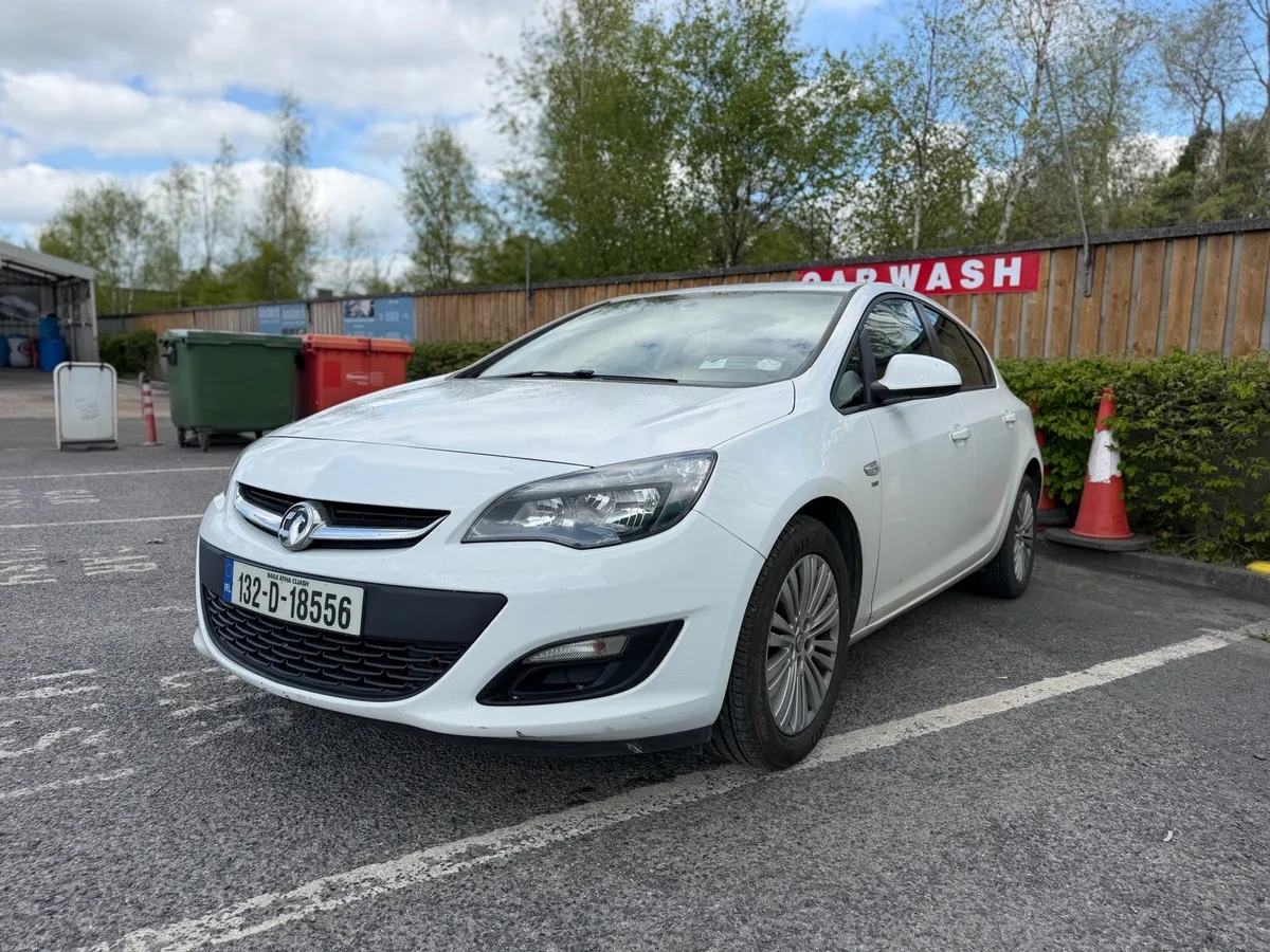 OPEL ASTRA 1.4 244KM loads of service history - Image 1