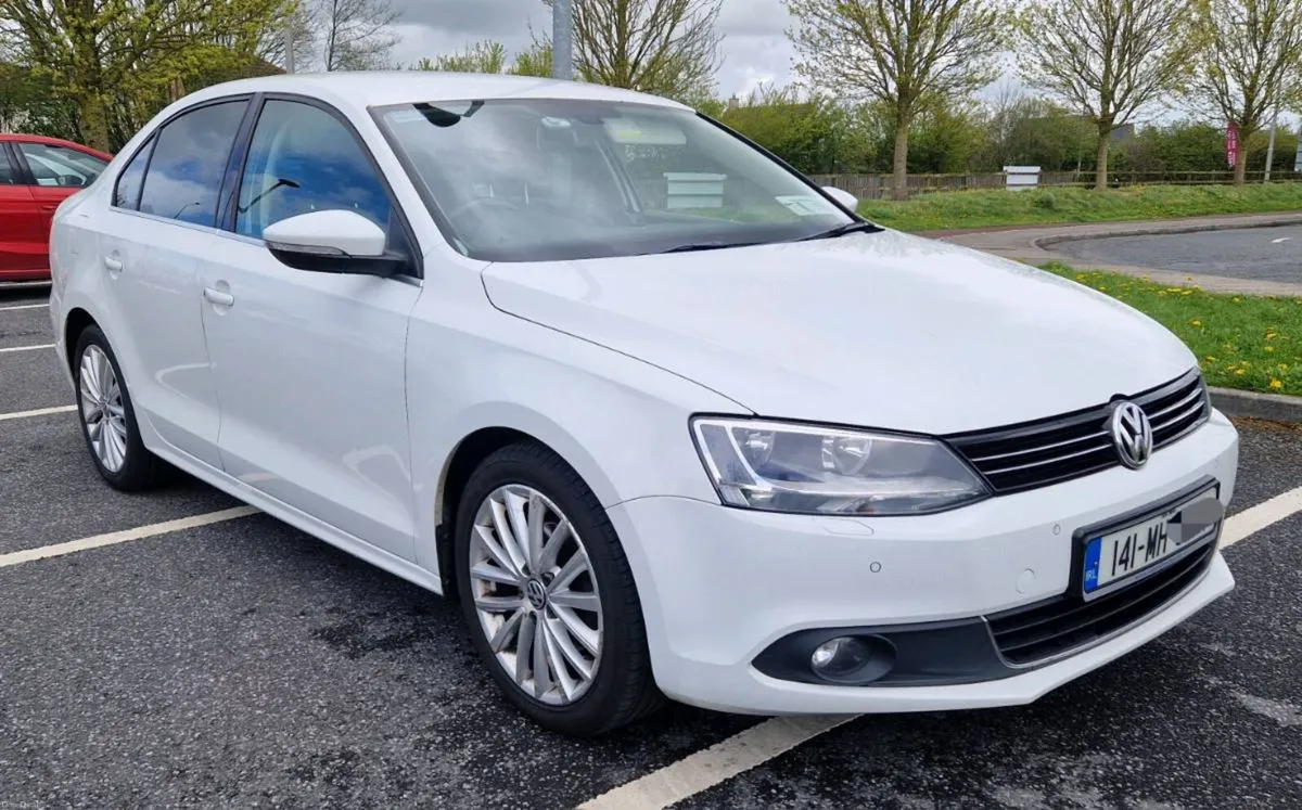 Volkswagen Jetta 2.0 TDI Highline Sport - Image 2