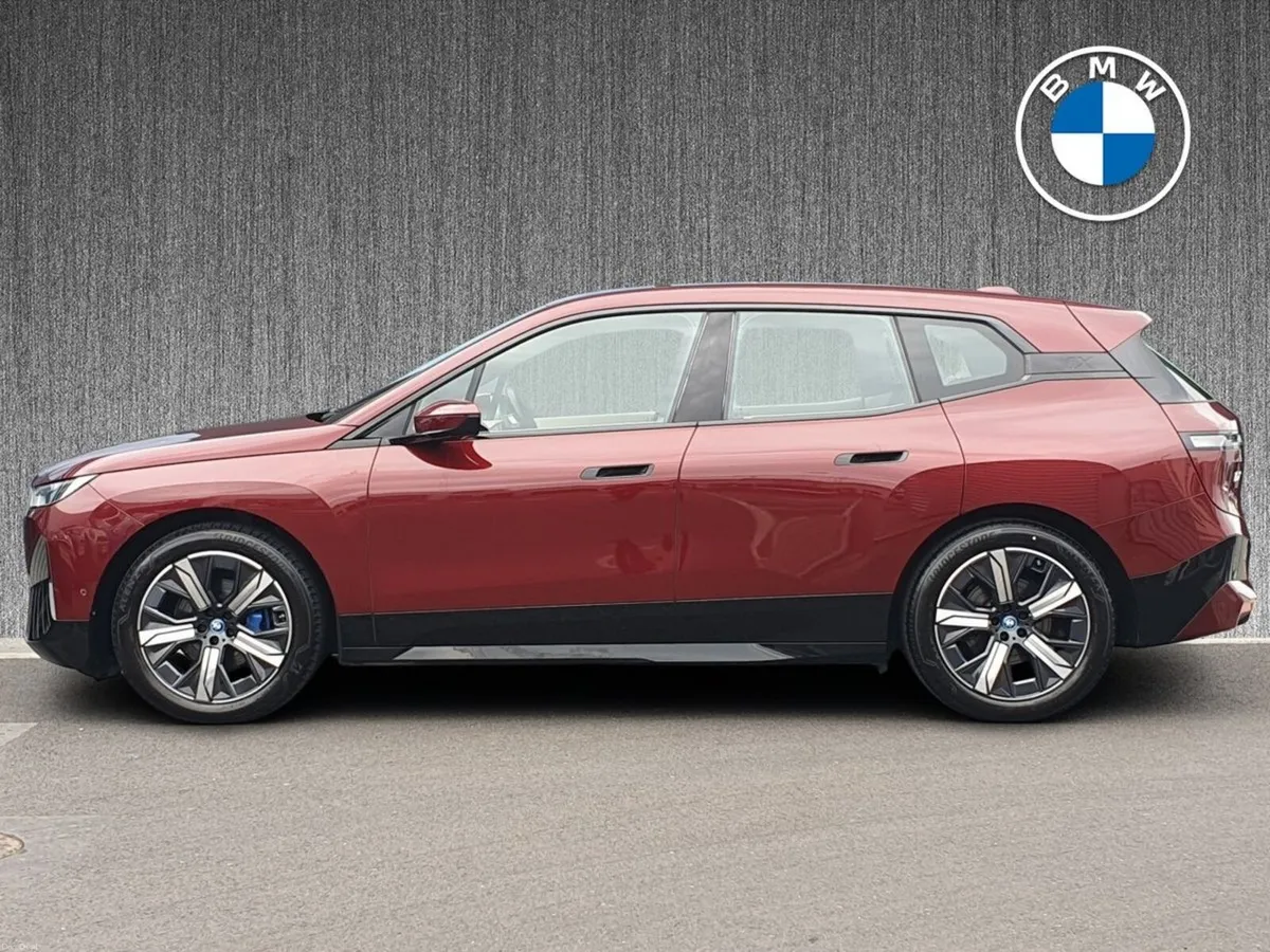 BMW iX xDrive40 M Sport - Image 4