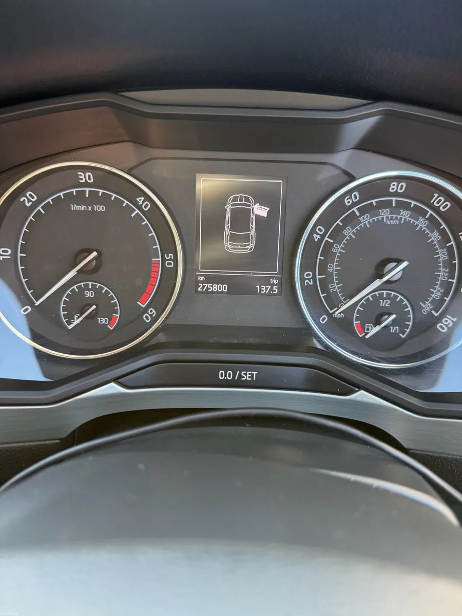 Skoda Superb 2017 2.0 TDI - Image 2