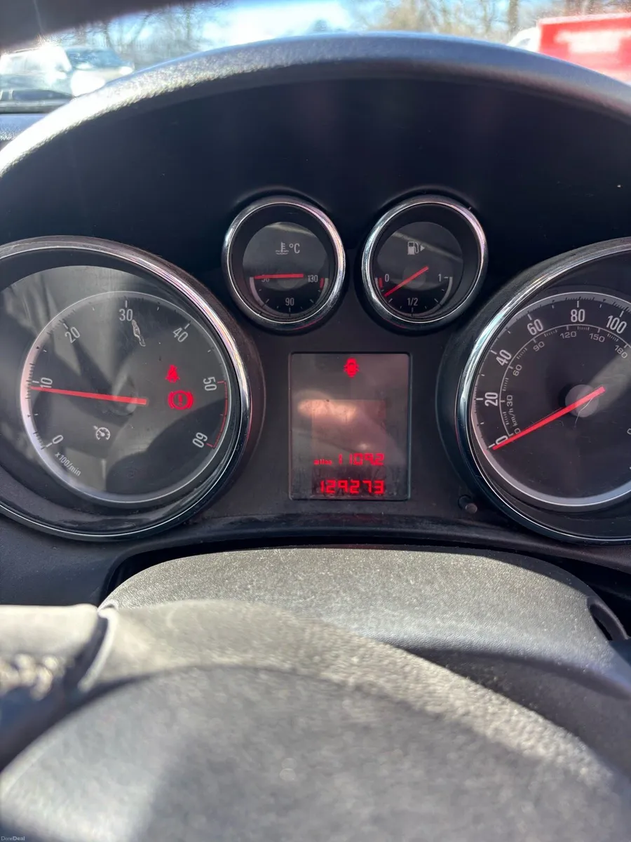 Vauxhall Astra J - Image 4