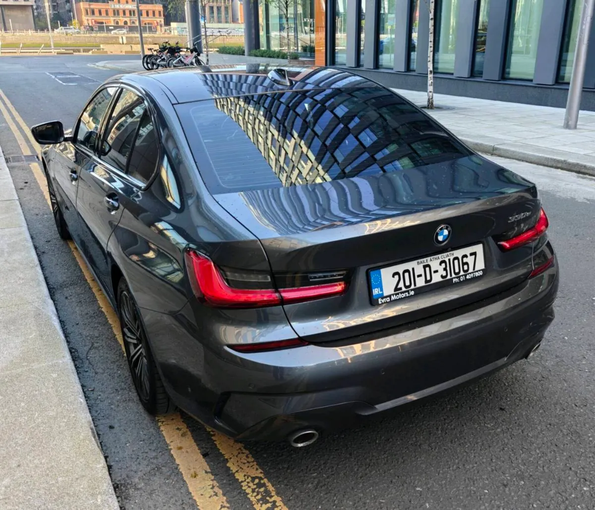 BMW 330e M-Sport - Image 4