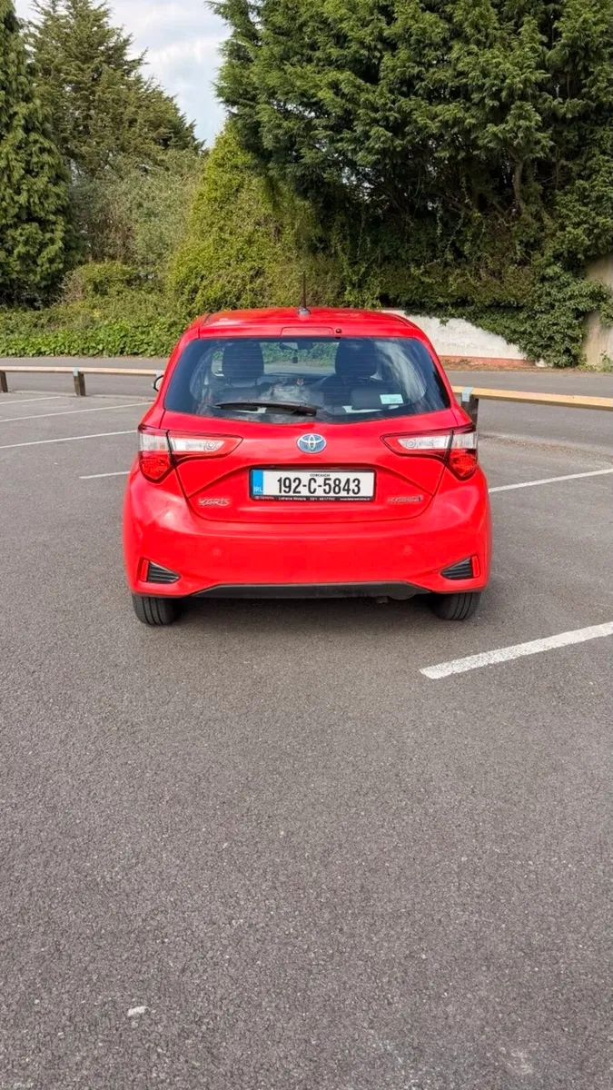 192 Toyota Yaris 1.5 Hybrid, LOW MILES, - Image 2