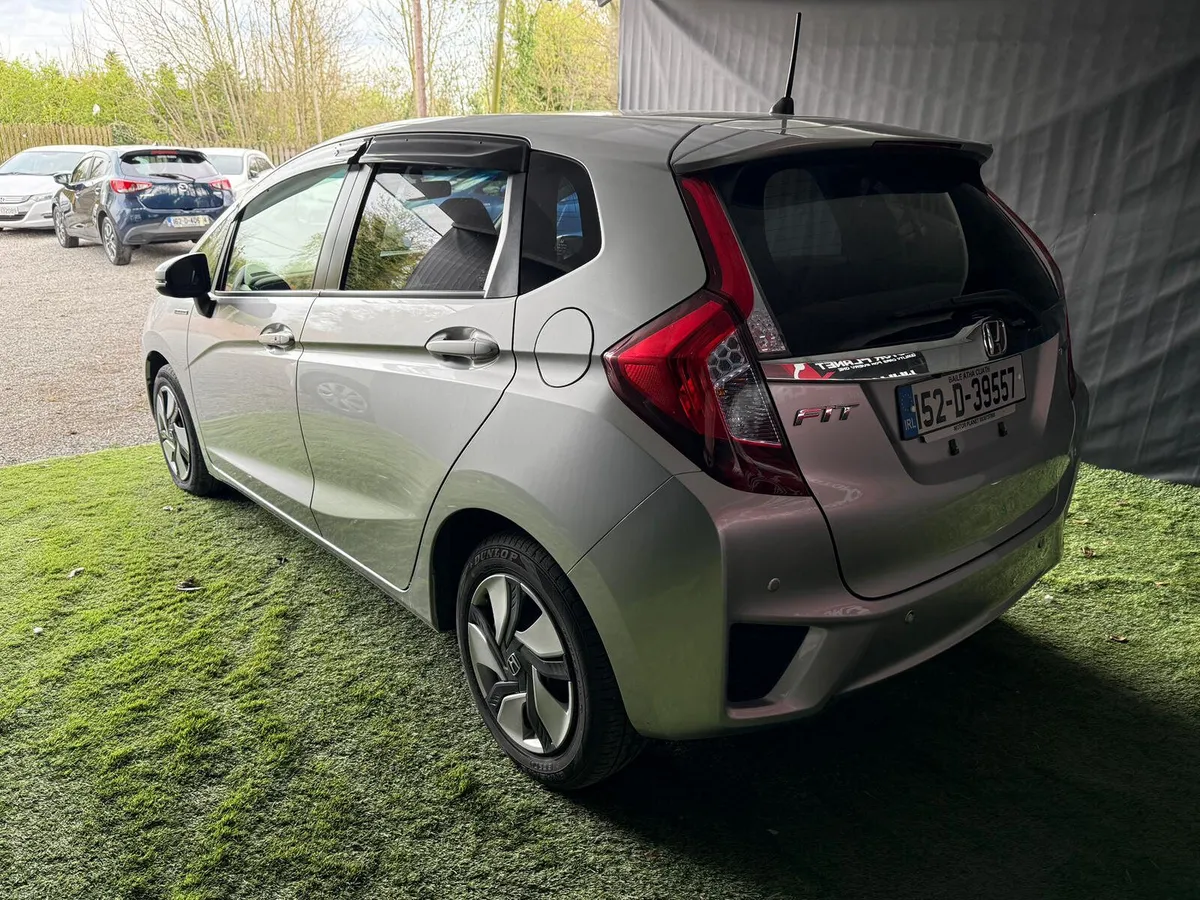 2015 Honda Fit/ Jazz  Automatic - Image 4