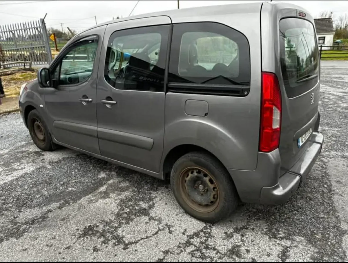Peugeot partner wheelchair accessible no nct taxed - Image 2