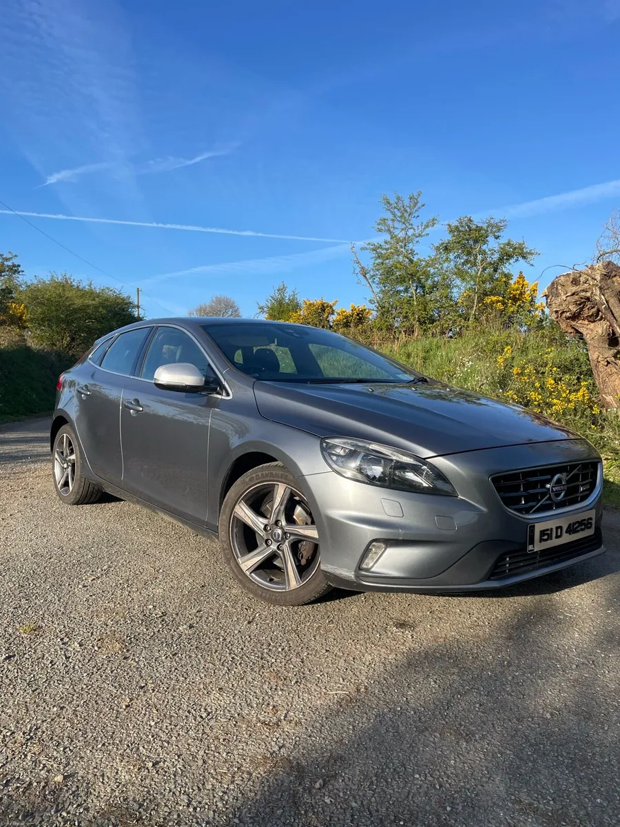 Volvo V40 R-Design▪️Timing Belt Done✅ - Image 1