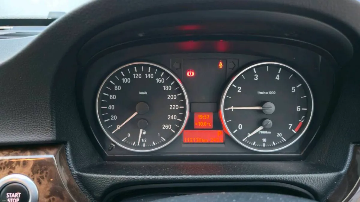 2007 Bmw 318i - Image 2