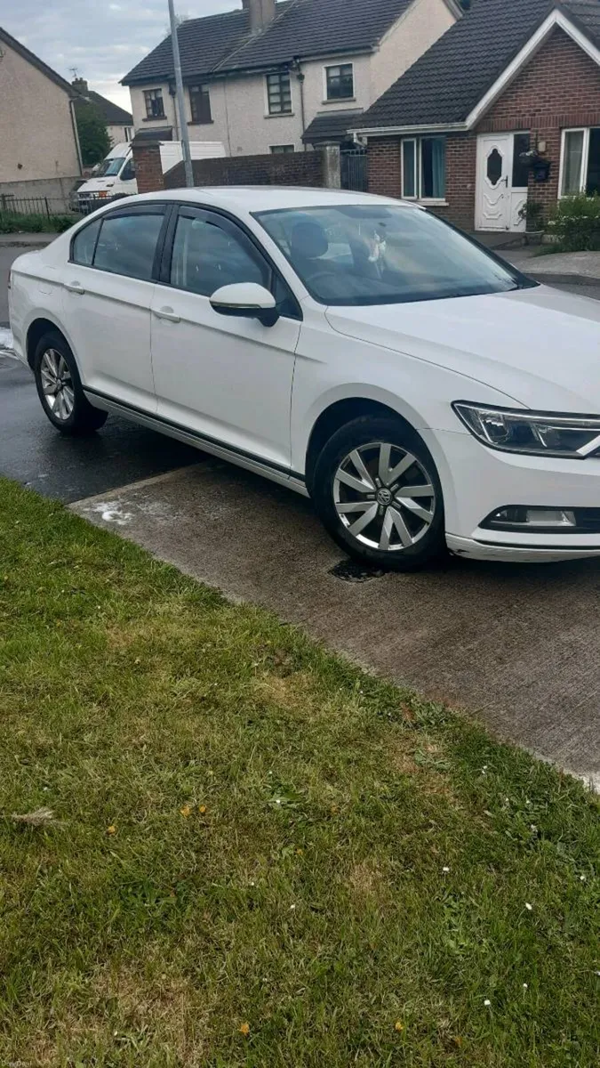 VW PASSAT 2015 - Image 2