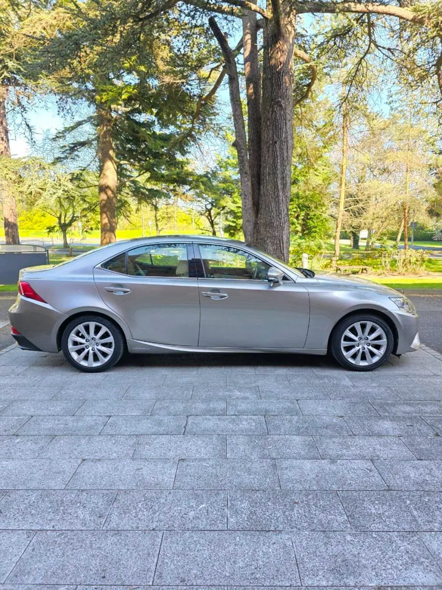 Lexus is300h New NCT - Image 1