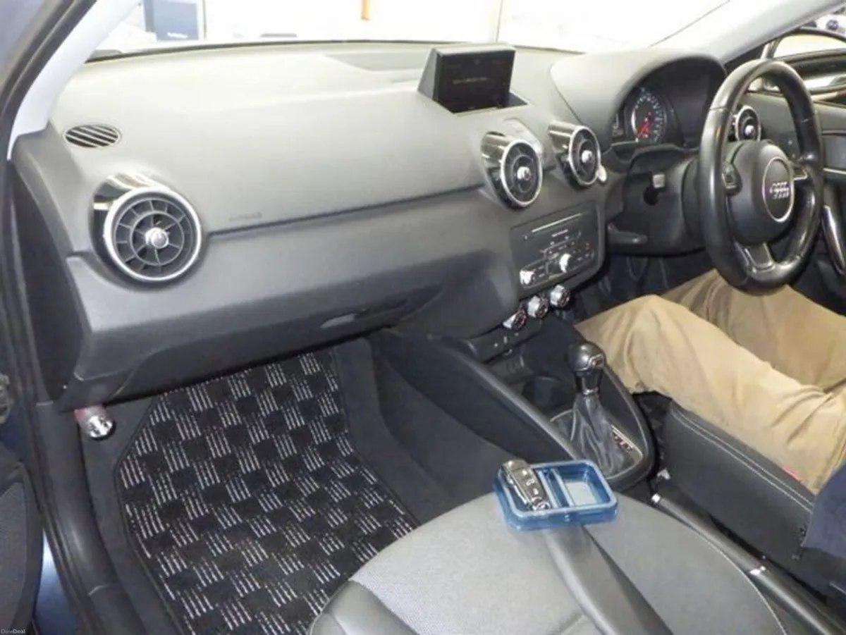 Audi A1 1.0TFSi SPORT (TWO TONE) AUTOMATIC - Image 3