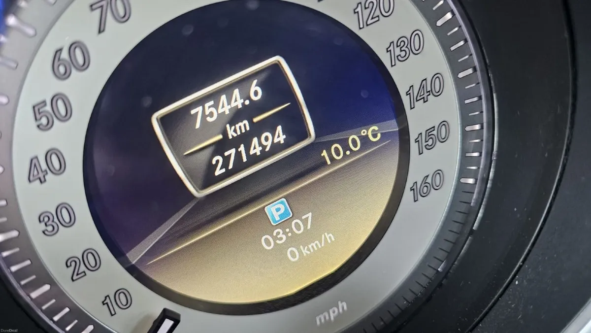 Mercedes-Benz C-Class 2011 - Image 4