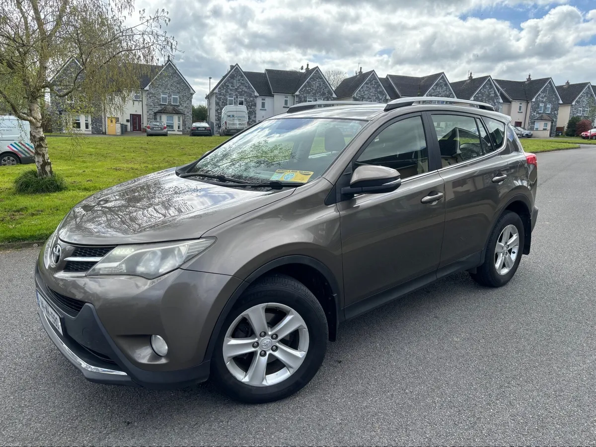 2014 Toyota RAV4 Luna model high spec 2.0 d4d - Image 2