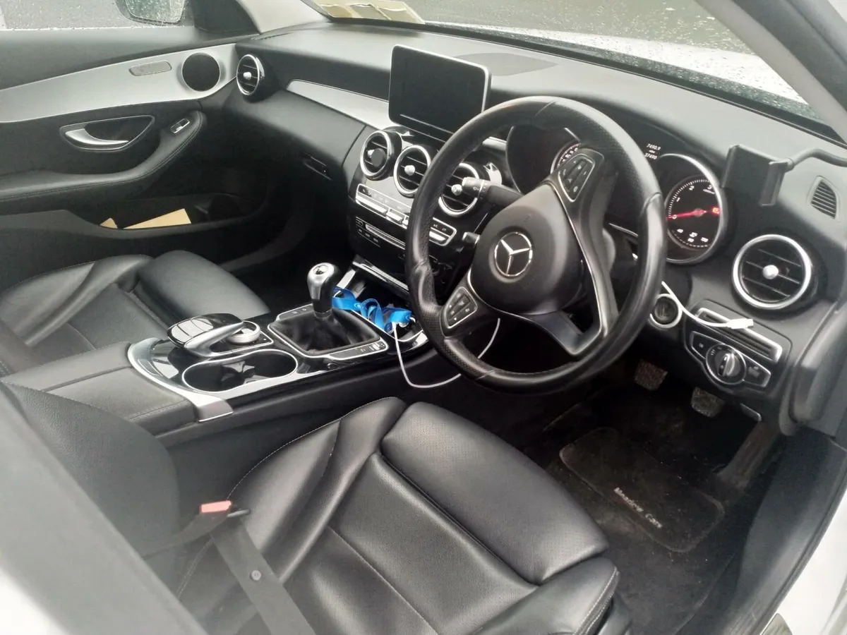 Mercedes-Benz C-Class 2017 - Image 4