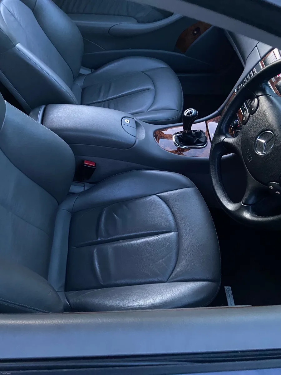 Mercedes-Benz CLK 2008 - Image 4