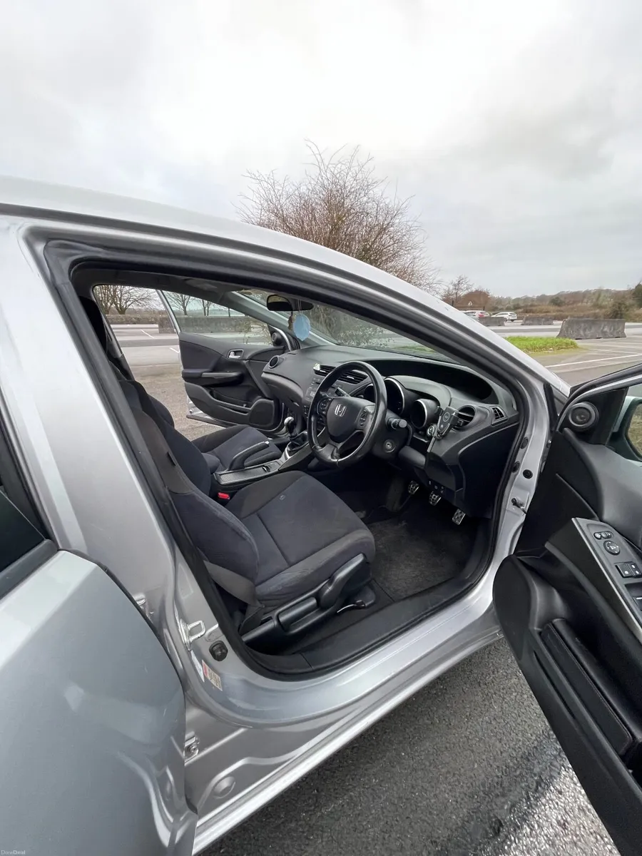 Honda Civic 2012 - Image 2