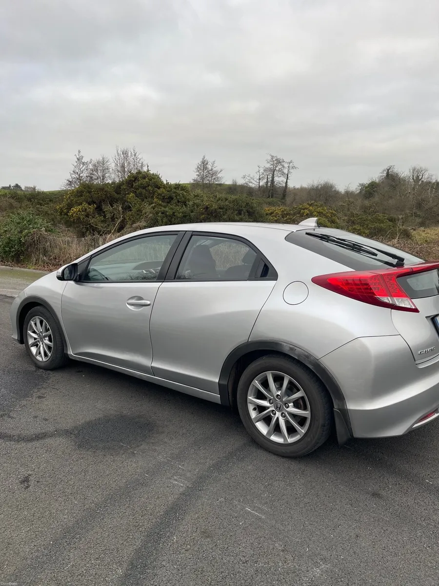 Honda Civic 2012 - Image 4