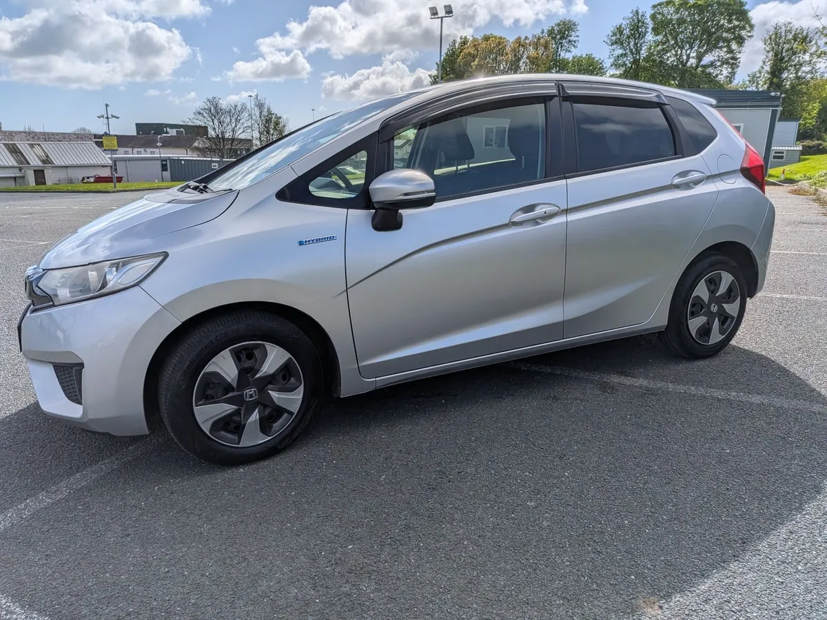 Honda Fit Hybrid - Image 3