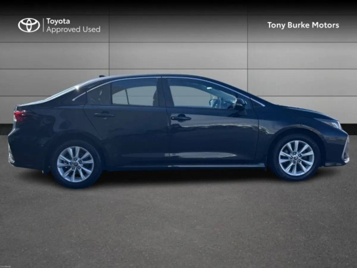 Toyota Corolla - Luna Edition - 1.8 Hybrid - Autom - Image 3