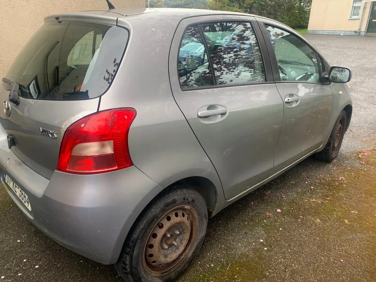 Toyota Yaris 2007 - Image 2