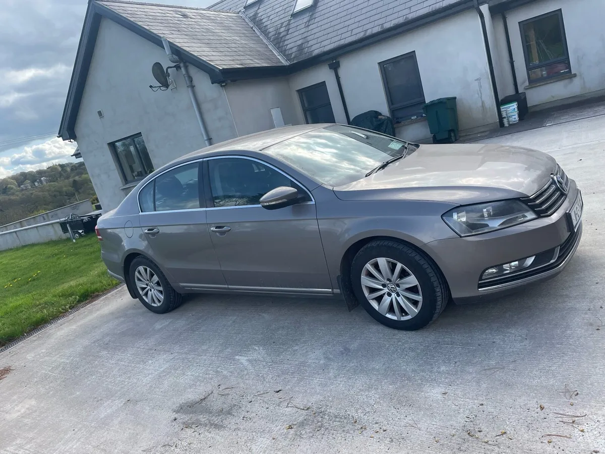 Volkswagen Passat - Image 4