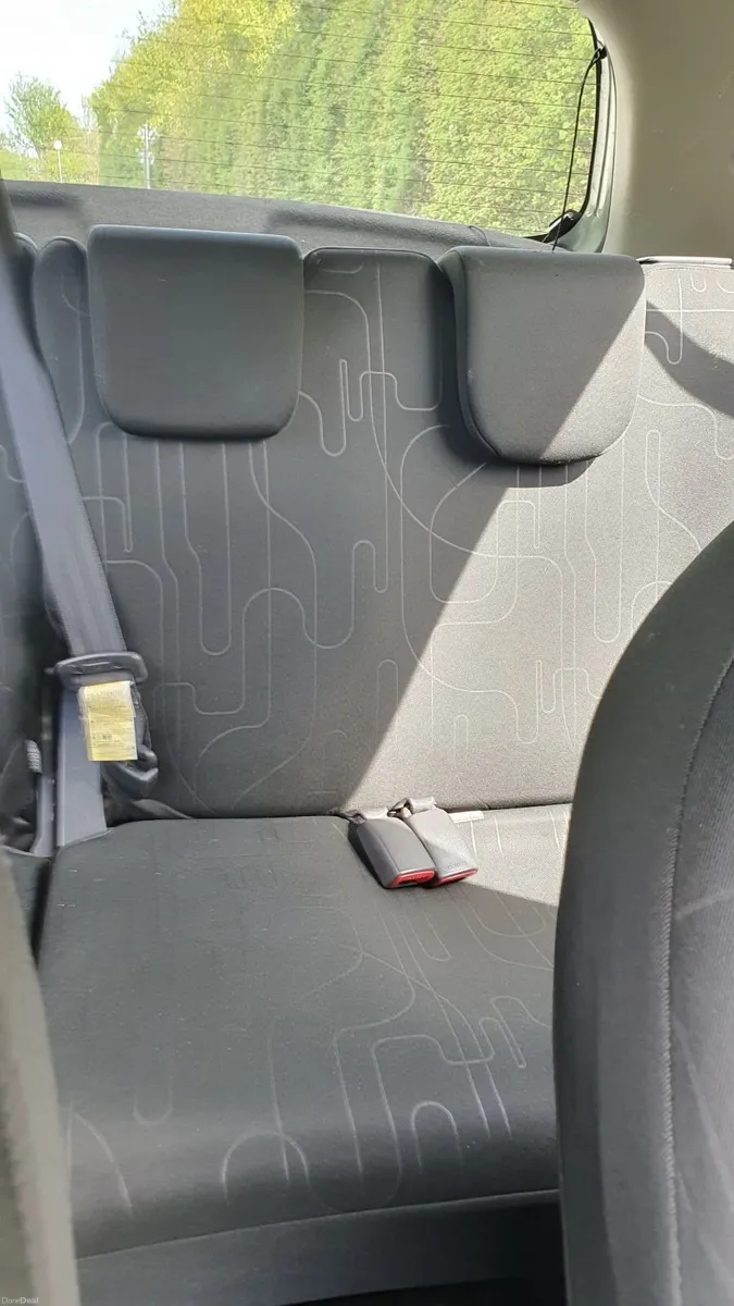 Toyota Yaris 2010 - Image 3