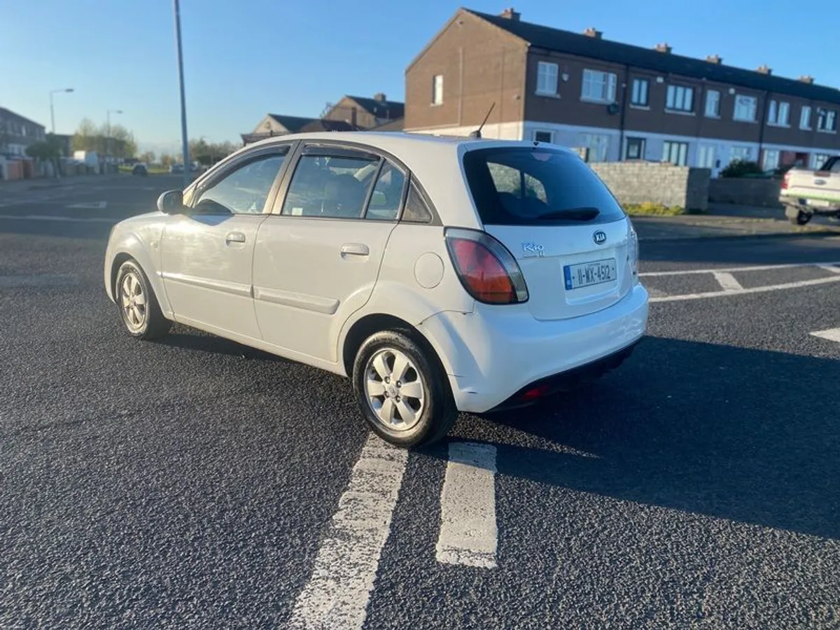 2011 Kia Rio Nct02/27 Tax 10/26 - Image 4