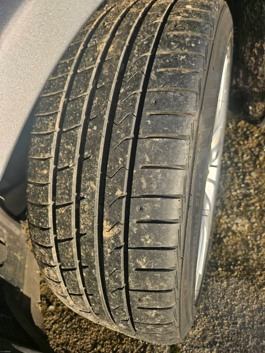 BMW 5 Series - Image 3