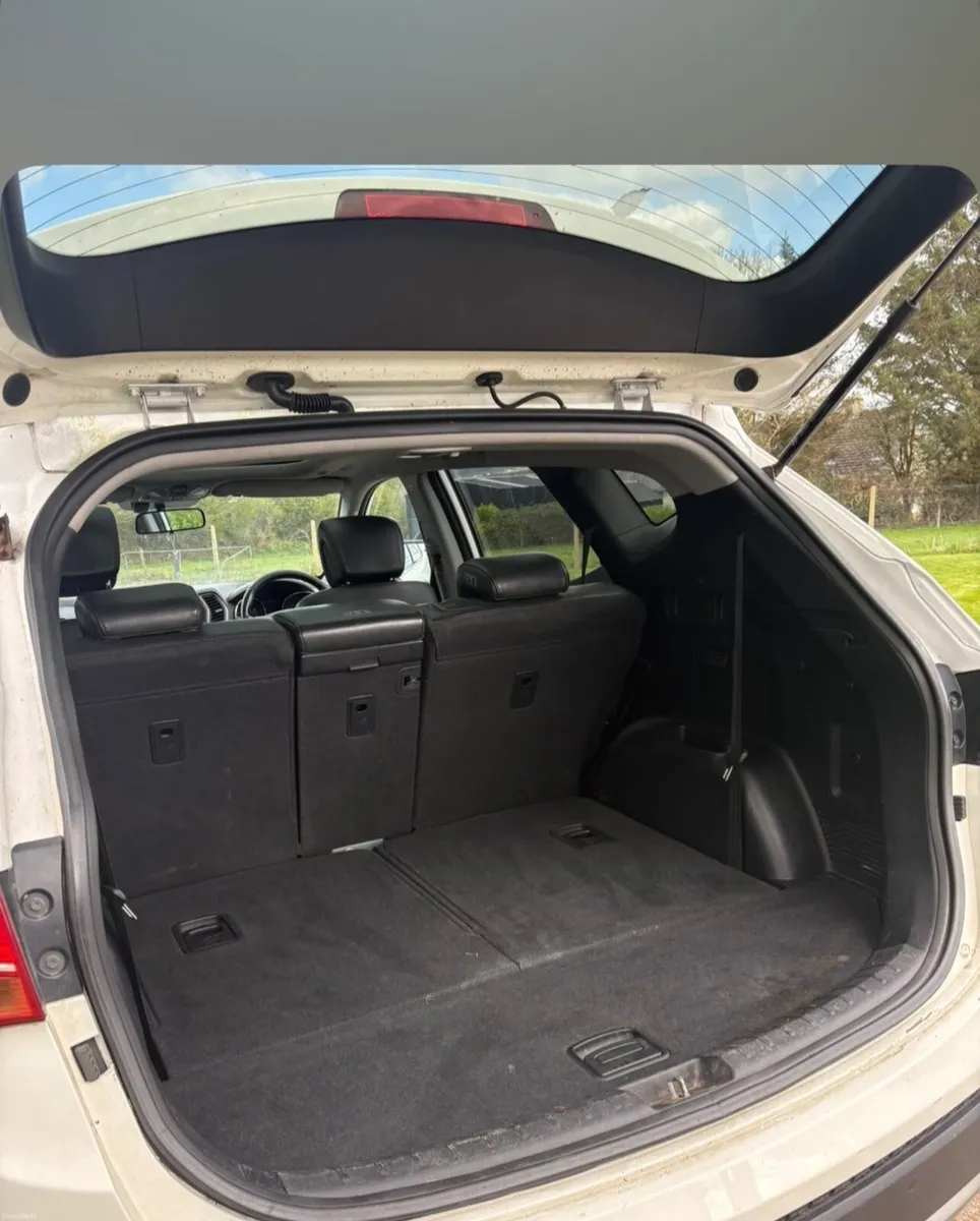Hyundai Santa Fe 2013 7 Seater - Image 4