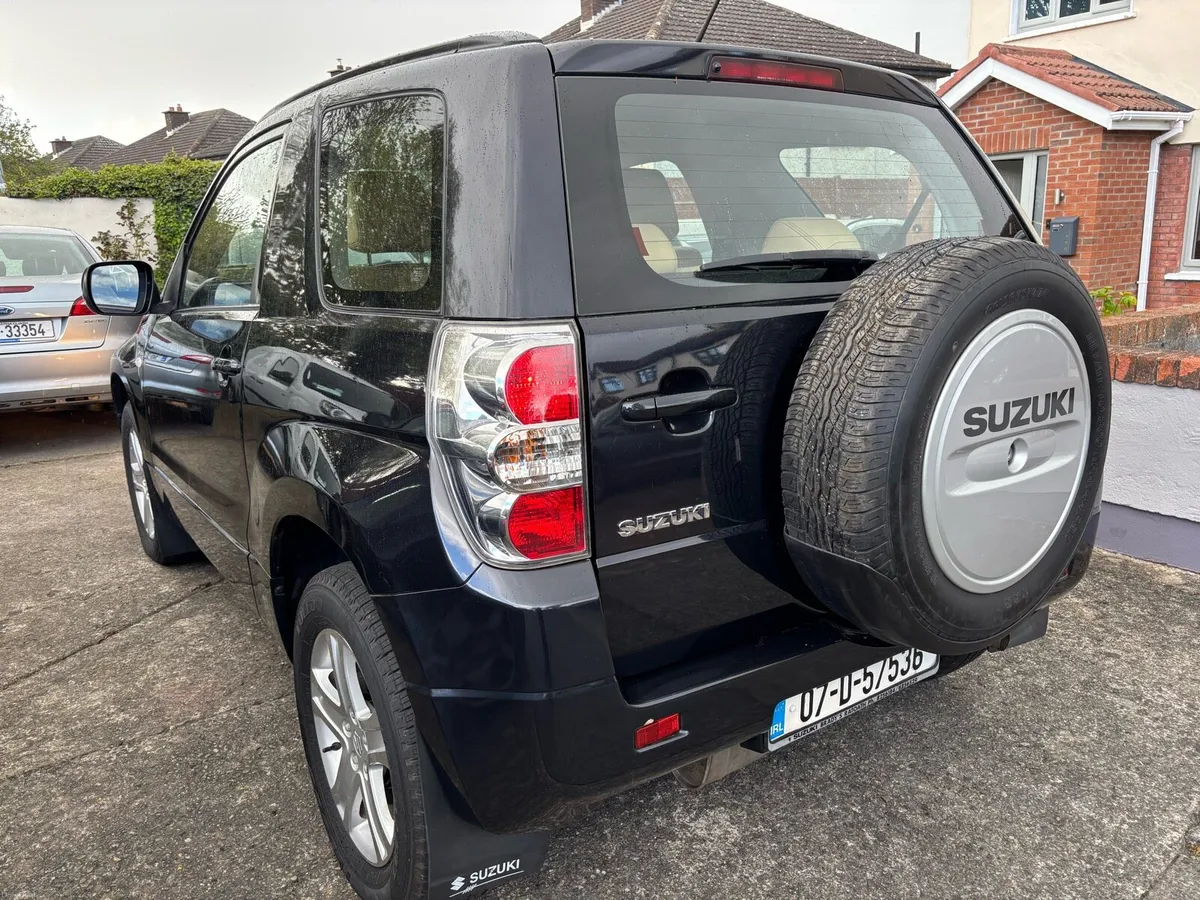 Suzuki Grand Vitara 4x4 VERY LOW MILEAGE - Image 2