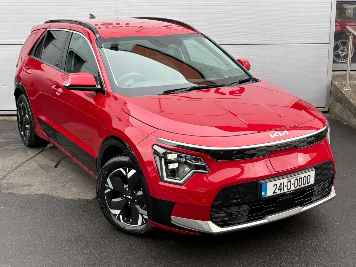 2024 Kia e-Niro 3, 64kwh, 1/2 Leather, Carplay - Image 3