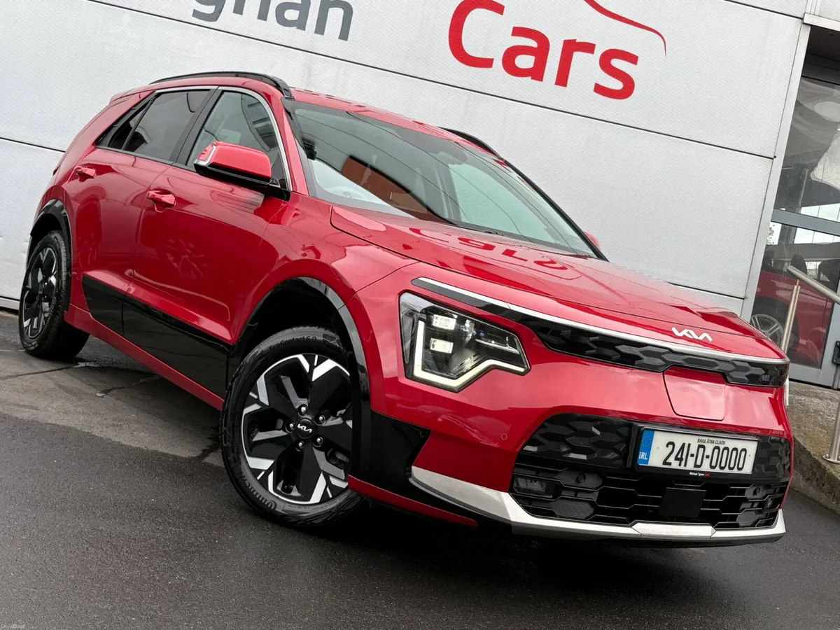 2024 Kia e-Niro 3, 64kwh, 1/2 Leather, Carplay - Image 2