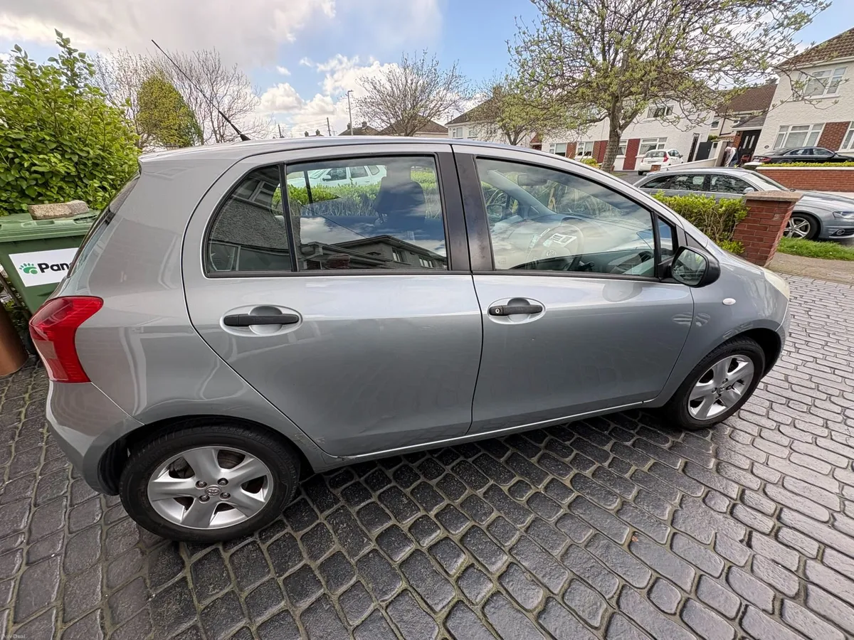 Toyota Yaris 2007 - Image 2