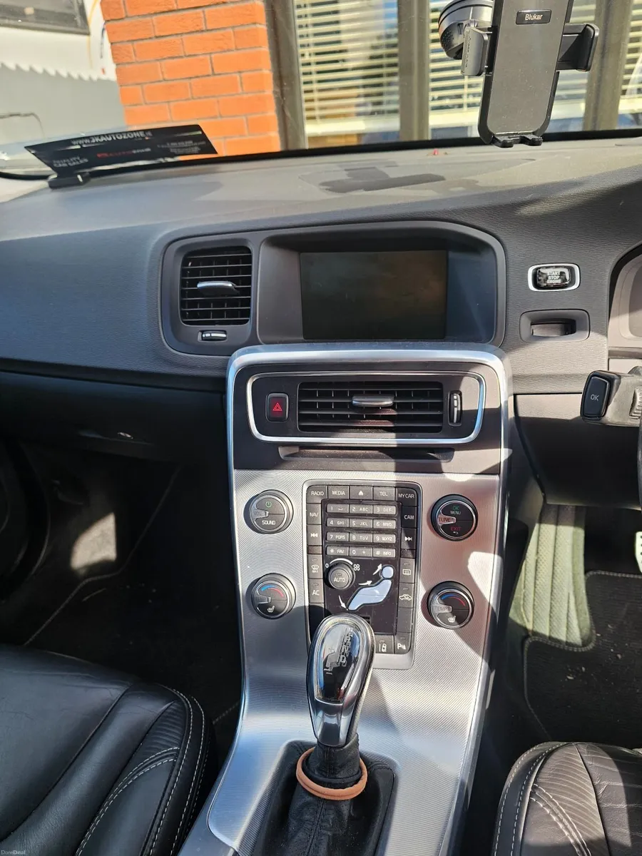 Volvo S60 2013 - Image 1