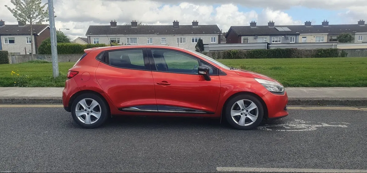 Renault Clio 2015 5 door hatch Nct 6/27 - Image 1