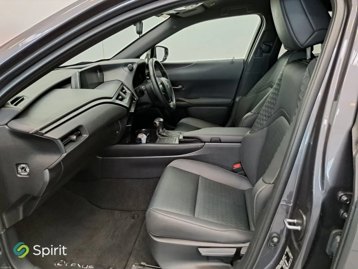 Lexus UX 250h Dynamic *Call Steven on 0861649214* - Image 4