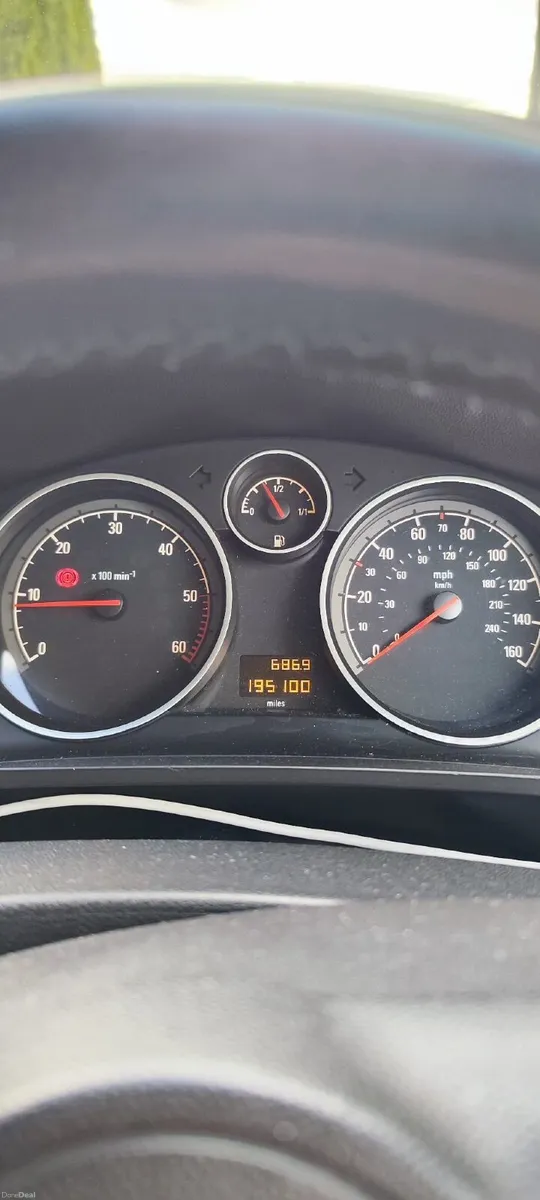 Vauxhall Zafira 2011 - Image 2