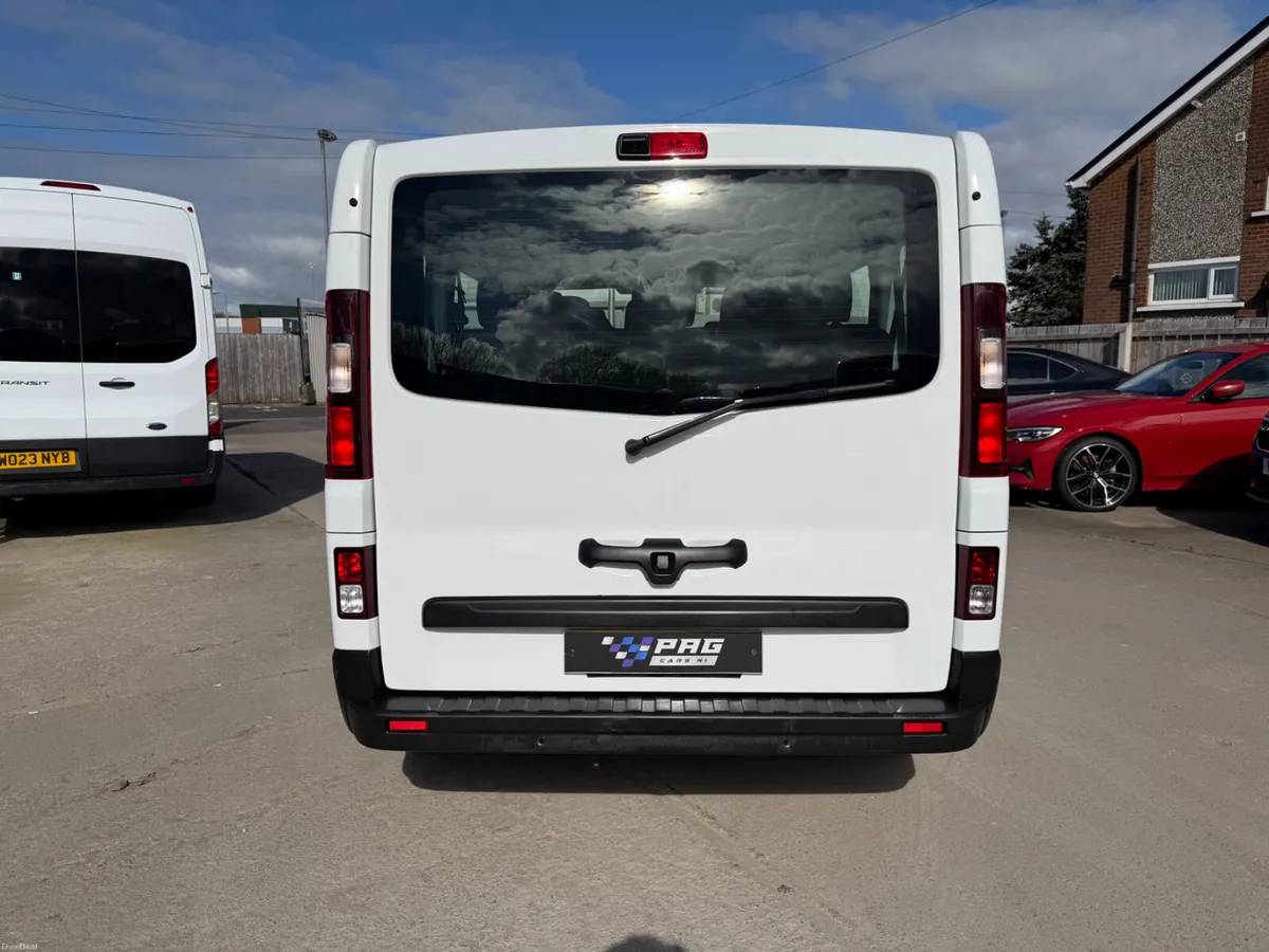 2025 RENAULT TRAFIC AUTO 9 SEATER - Image 5