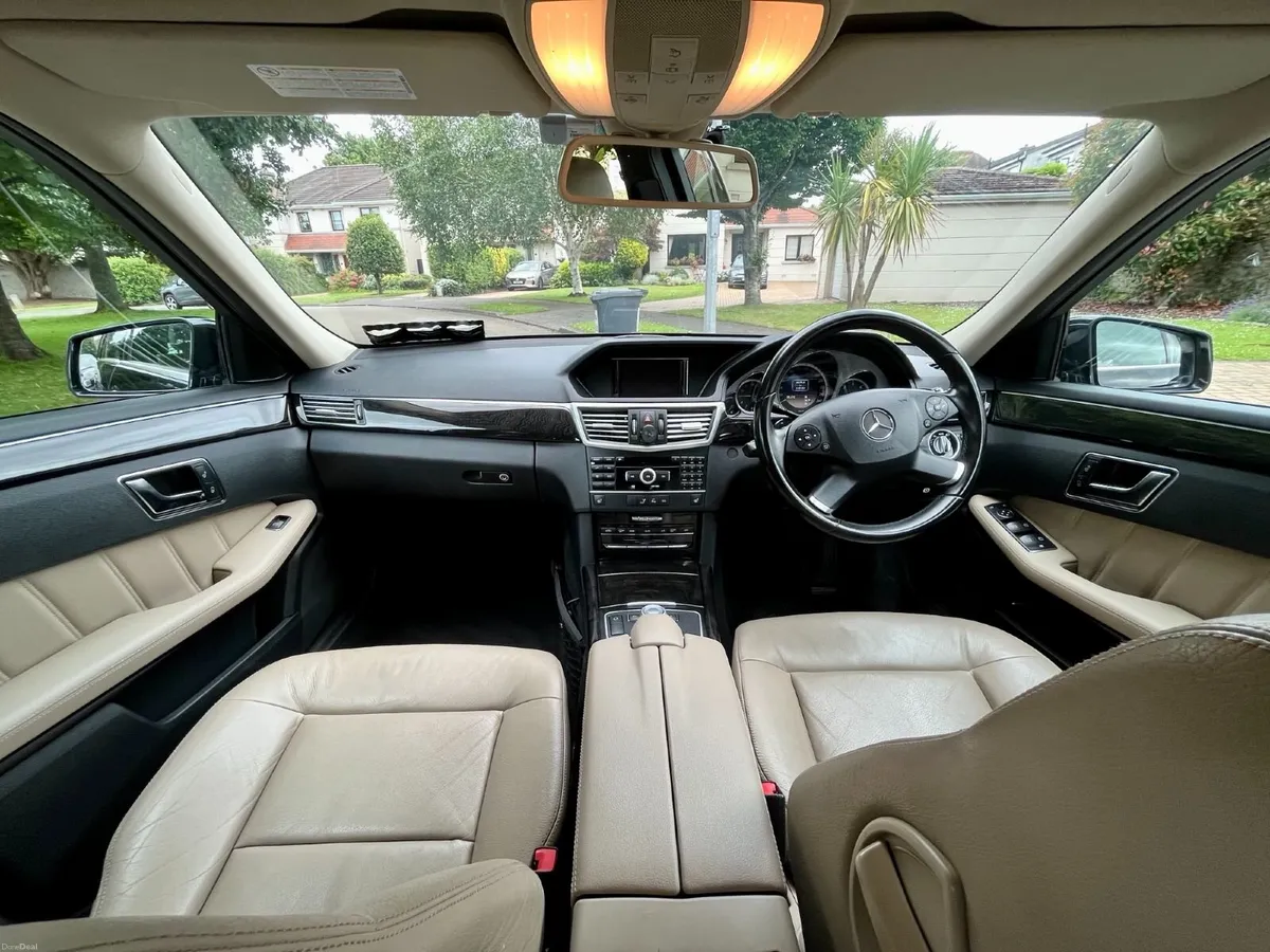 Mercedes-Benz E-Class 2012 - Image 4