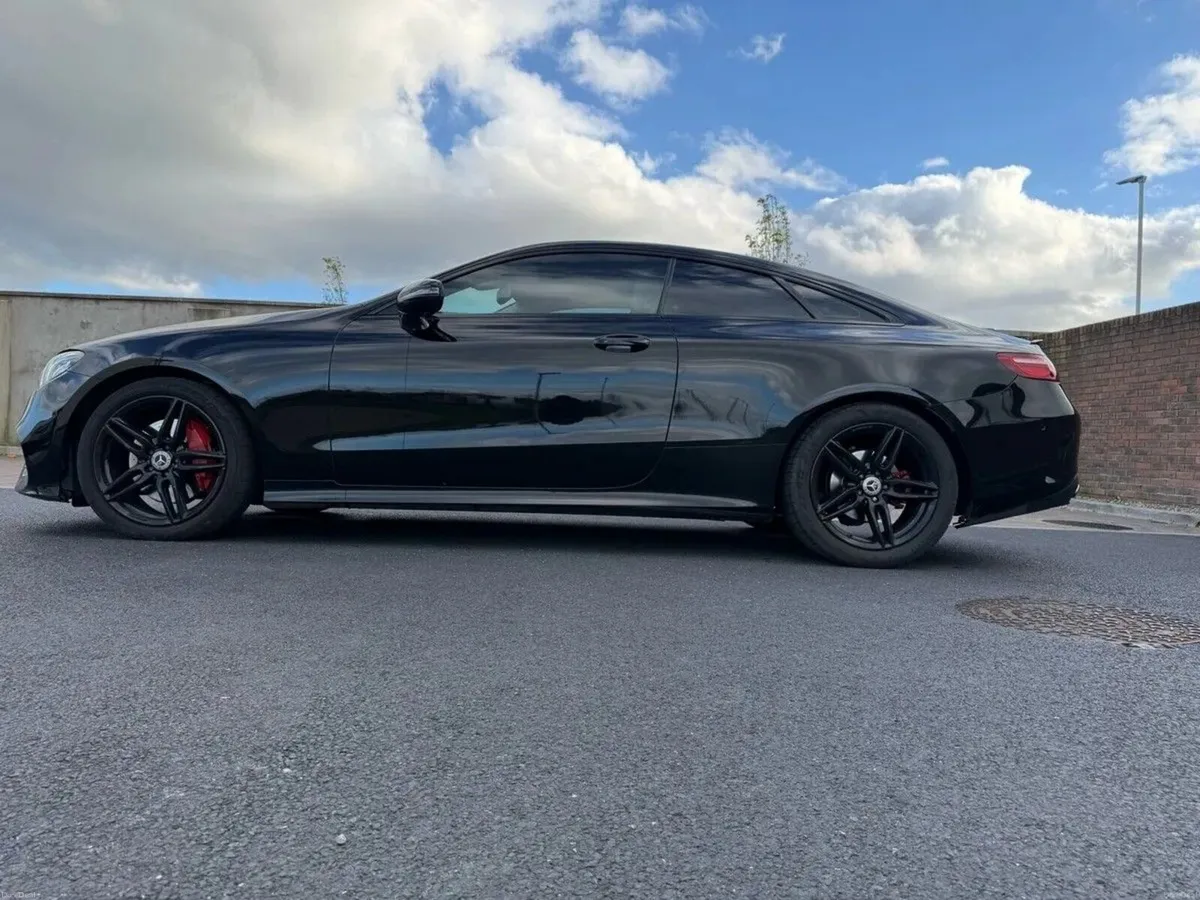 Mercedes-Benz E-Class 2017 - Image 2