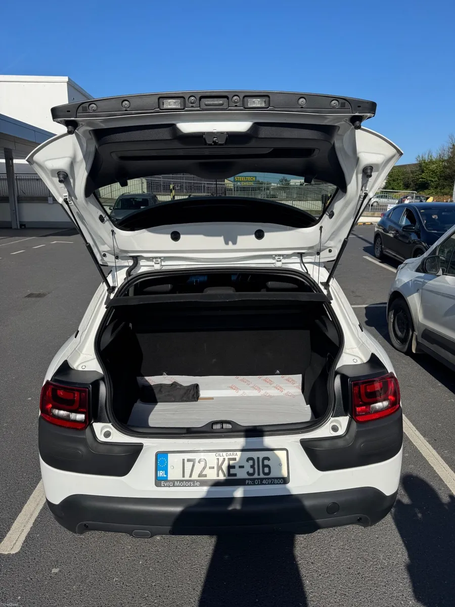 Citroen C4  Cactus 2017 Auto transmission - Image 1