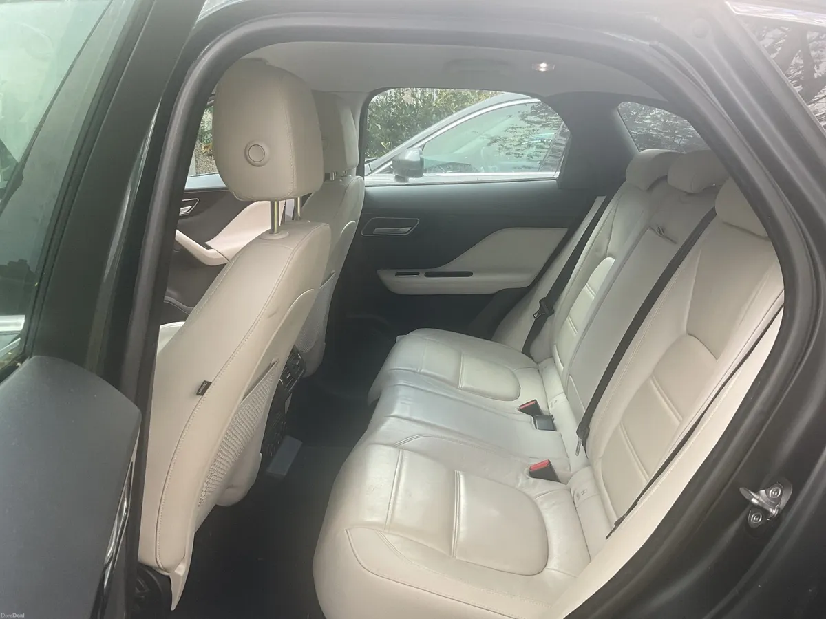 Jaguar F-Pace 2016 - Image 4